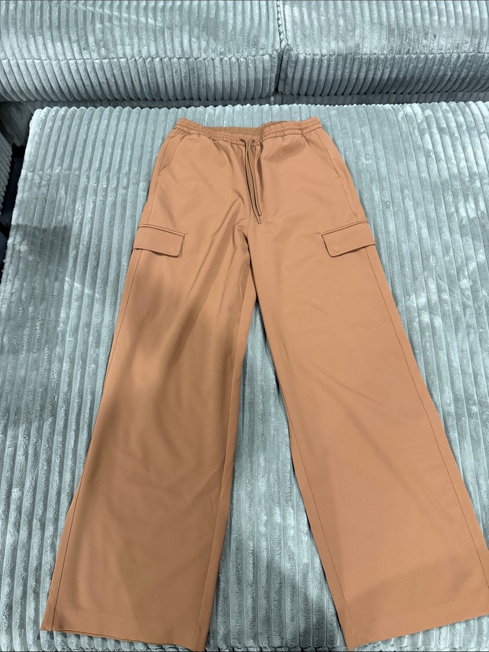 Women’s Athleta Wide-Leg Cargo Pants in Tan